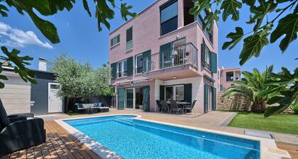 Villa Palm Garden - Private, Pool and Barbecue