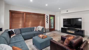 Smart TV, fireplace, offices