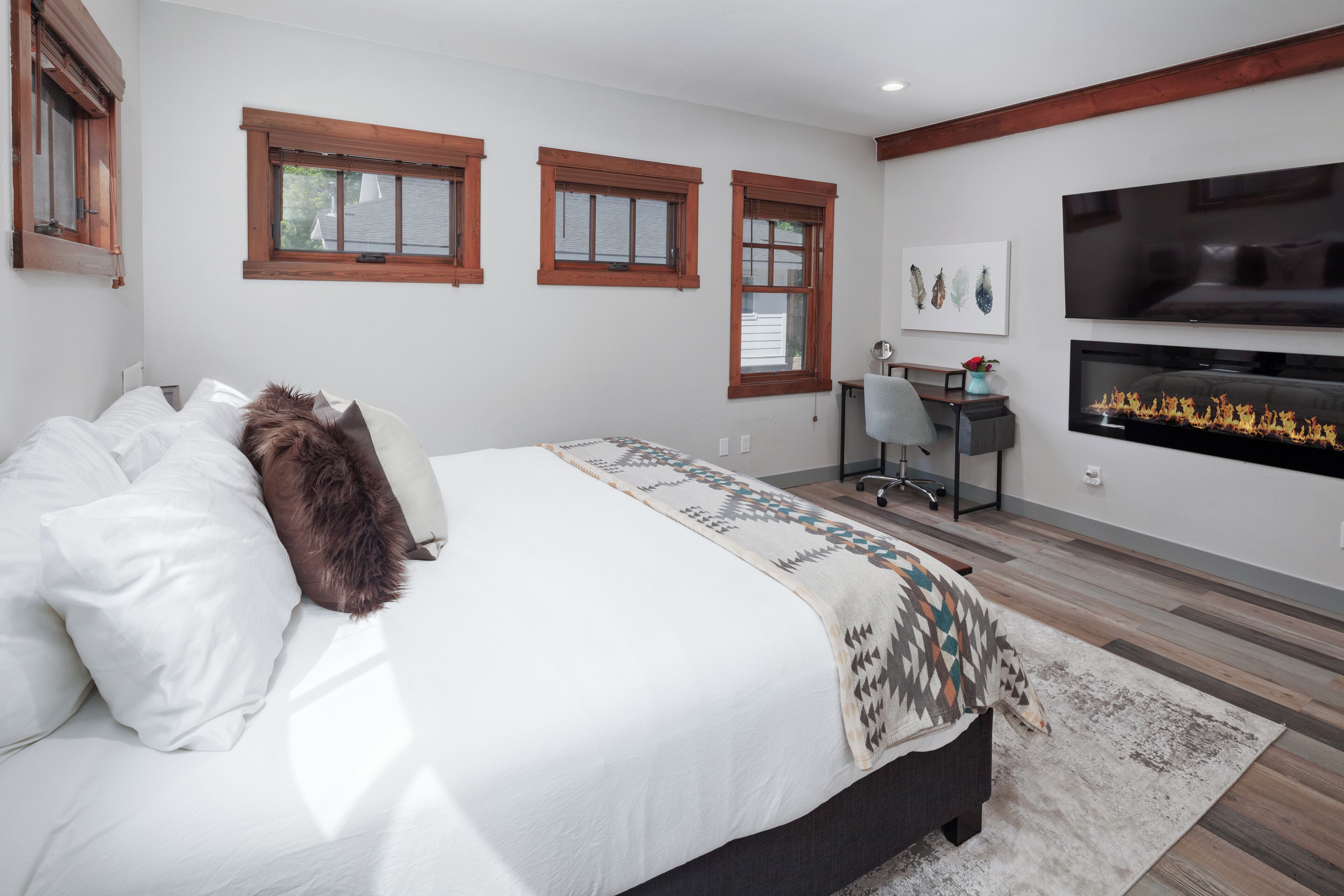 Desk, iron/ironing board, travel crib, WiFi