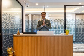 Reception - Saltstayz Premier Near Sector 44 Corporate Hub (Gurugram)