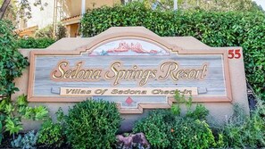 Property grounds - Red Rock Retreat – 2BR Villa at Sedona Springs Resort by Capital Vacations (Sedona)