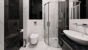 Apartament (11) | Bathroom | Shower, towels - Sun & Snow Rakowicka Residence (Kraków)