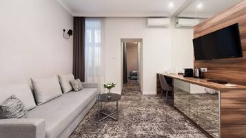 Huoneisto (102) | Oleskelualue | Taulutelevisio