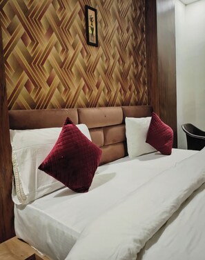 华丽双人房 | 办公桌、笔记本电脑工作区、免费 WiFi