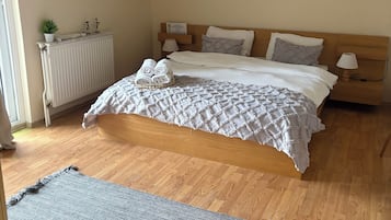 Zimmer, Gartenblick | Zimmersafe, Schreibtisch, kostenloses WLAN, Bettwäsche