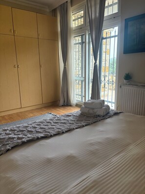 Room, Garden View | In-room safe, desk, free WiFi, bed sheets - Rida Sultan Konağı (Foca)