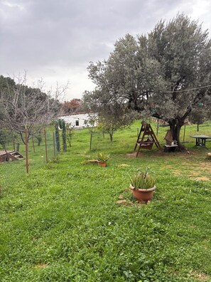 Property grounds - Rida Sultan Konağı (İzmir)