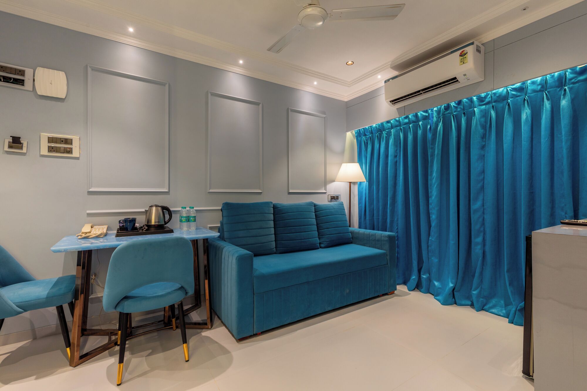 Studio Klasik, pemandangan kota | Interior