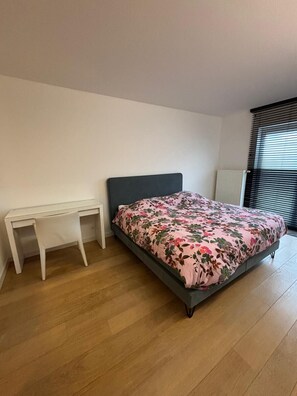 3 bedrooms, free WiFi - Spacious and bright 3-bedroom family apartment 200 meters from the sea (Knokke-Heist)