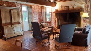 Living area - domaine de Drémont (Anthien)