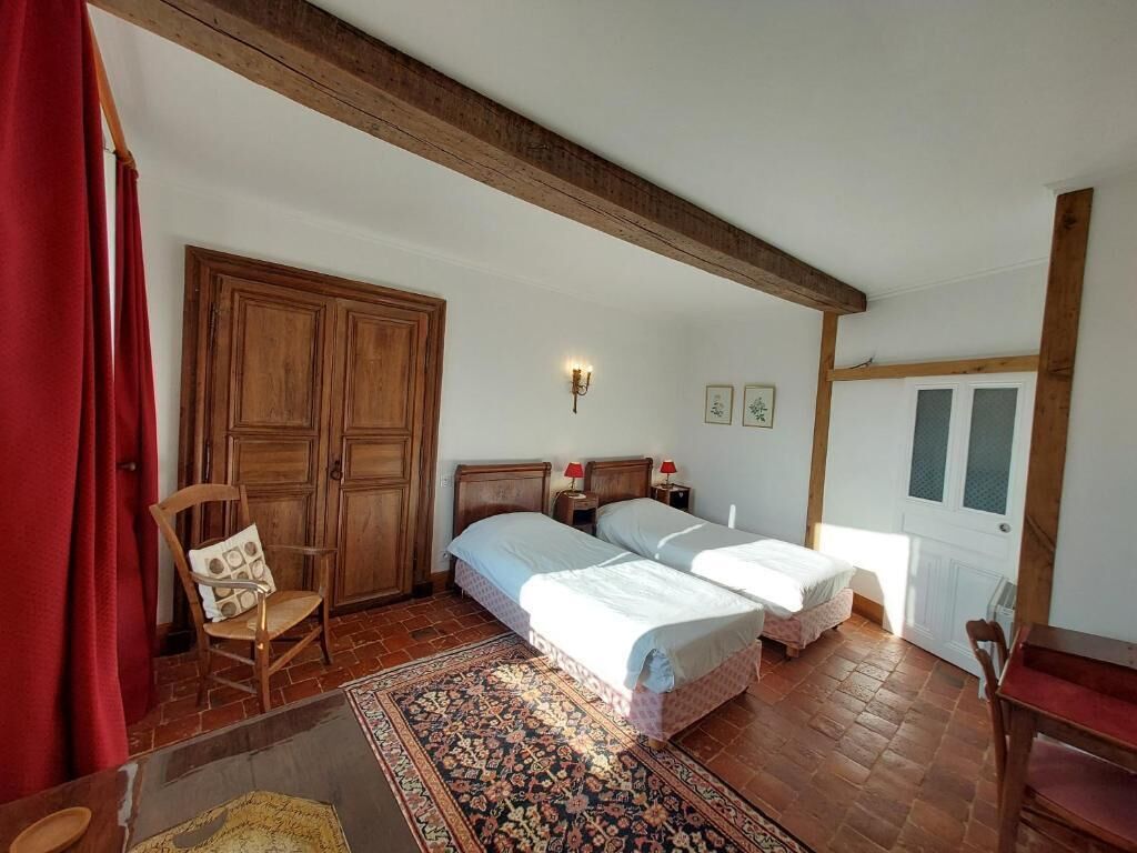 Deluxe kamer, 1 twee- of 2 eenpersoonsbedden, uitzicht op tuin | Een strijkplank/strijkijzer, gratis wifi