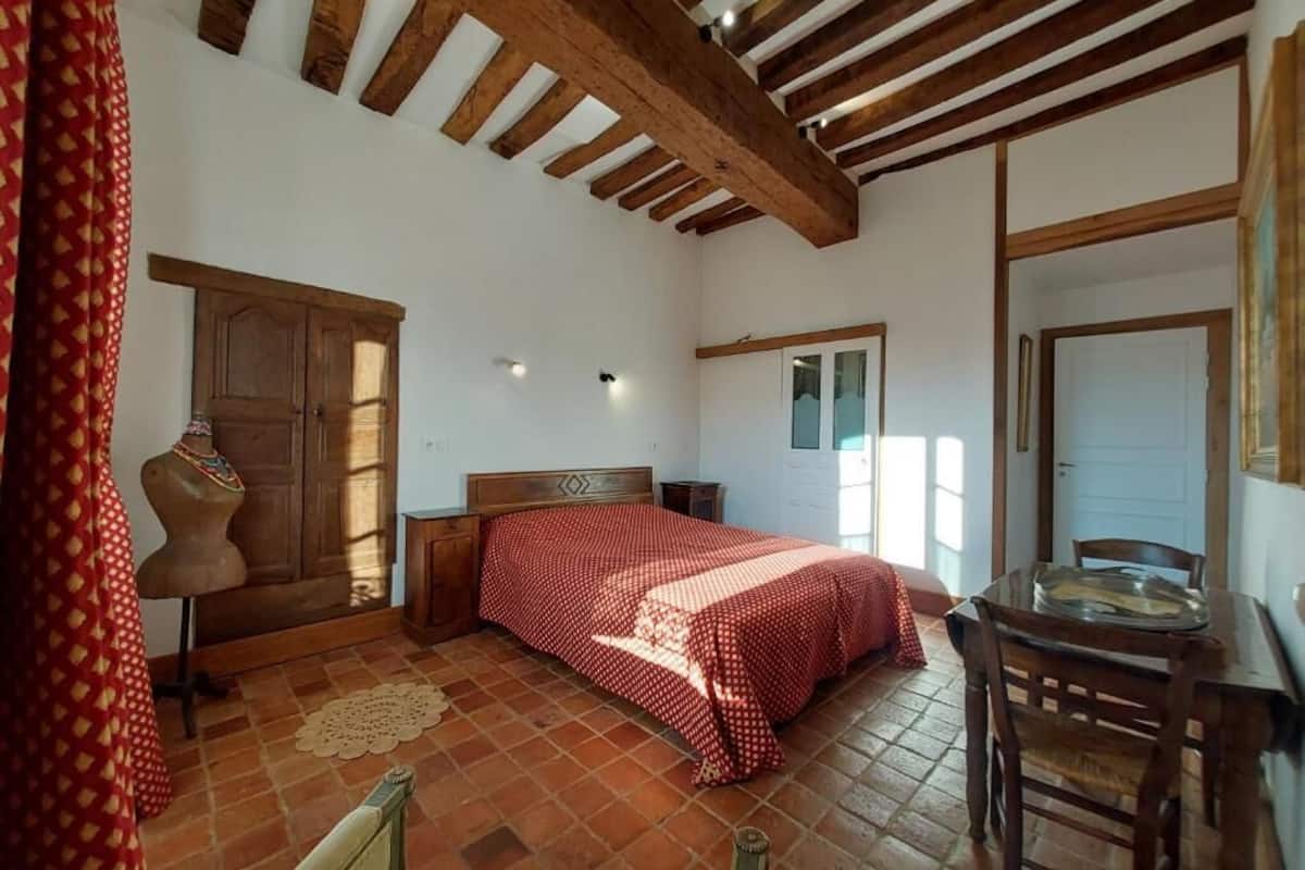 Superior Double Room, Garden View | Iron/ironing board, free WiFi