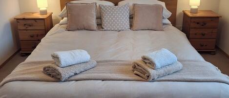 3 bedrooms, iron/ironing board, travel crib, free WiFi