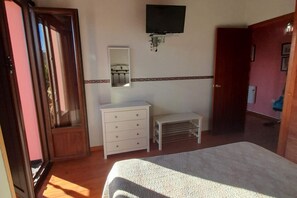 Iron/ironing board, travel cot