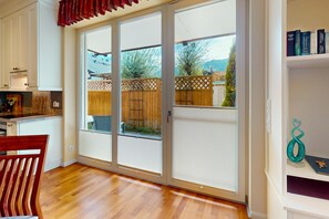 Interior - Vacation apt. Verena in Garmisch – stylish, central, and with green garden oasis (Garmisch-Partenkirchen)