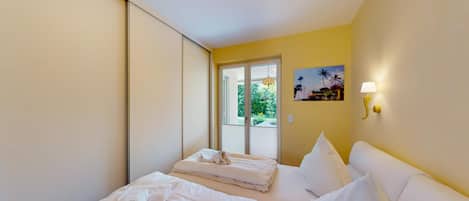 2 bedrooms, desk, iron/ironing board, travel cot