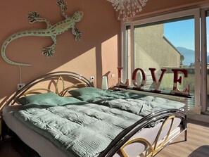 Wifi gratis y ropa de cama