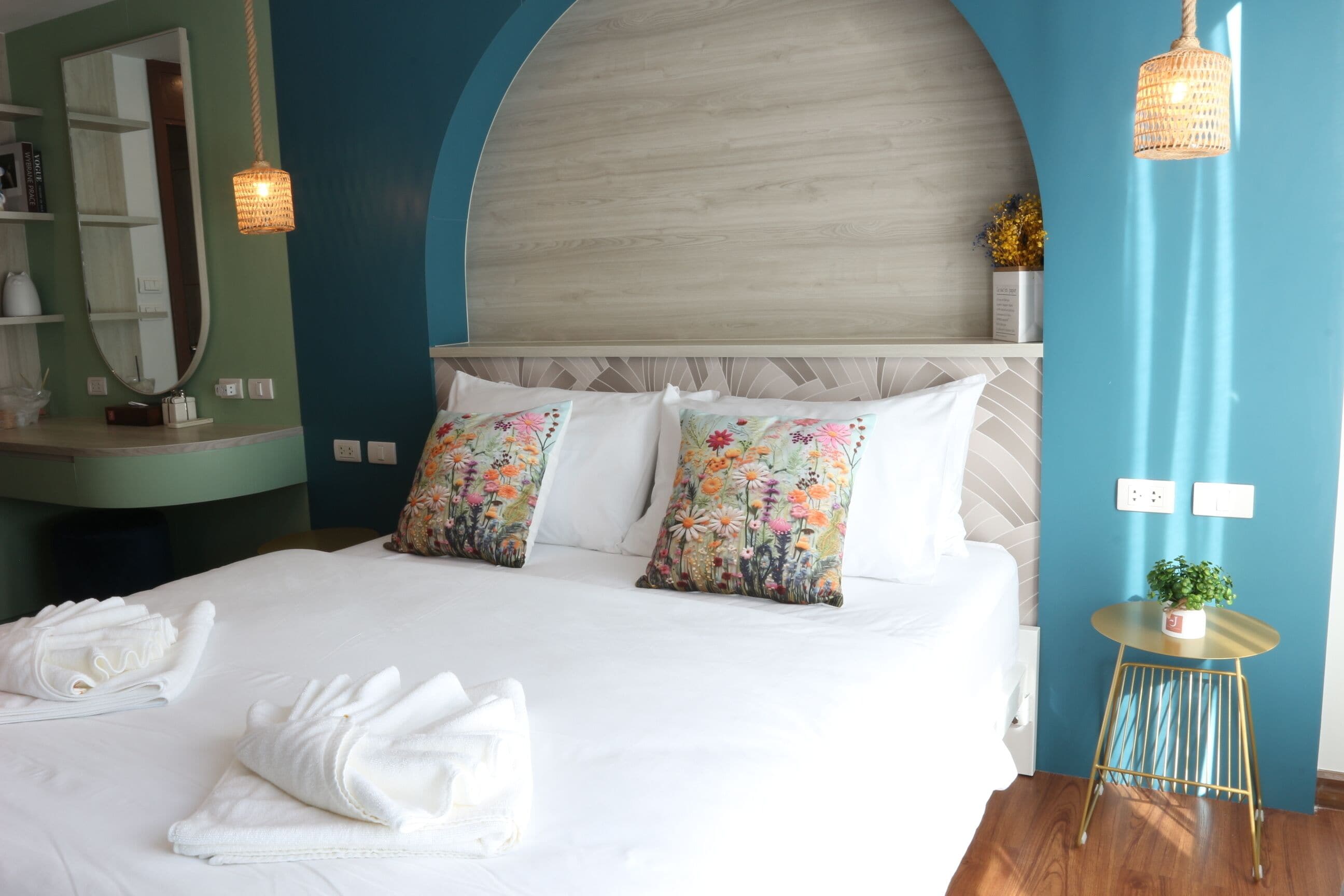 Bureau, rideaux occultants, chambres insonorisées