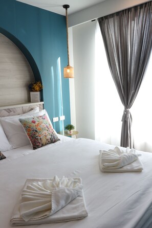 Desk, blackout curtains, soundproofing, iron/ironing board - J The Park Condotel (Hat Yai)
