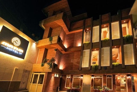 Exterior. Mayur Hotel Bar & Restaurant solan
