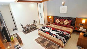 Deluxe Double Room, City View | Desk, free WiFi