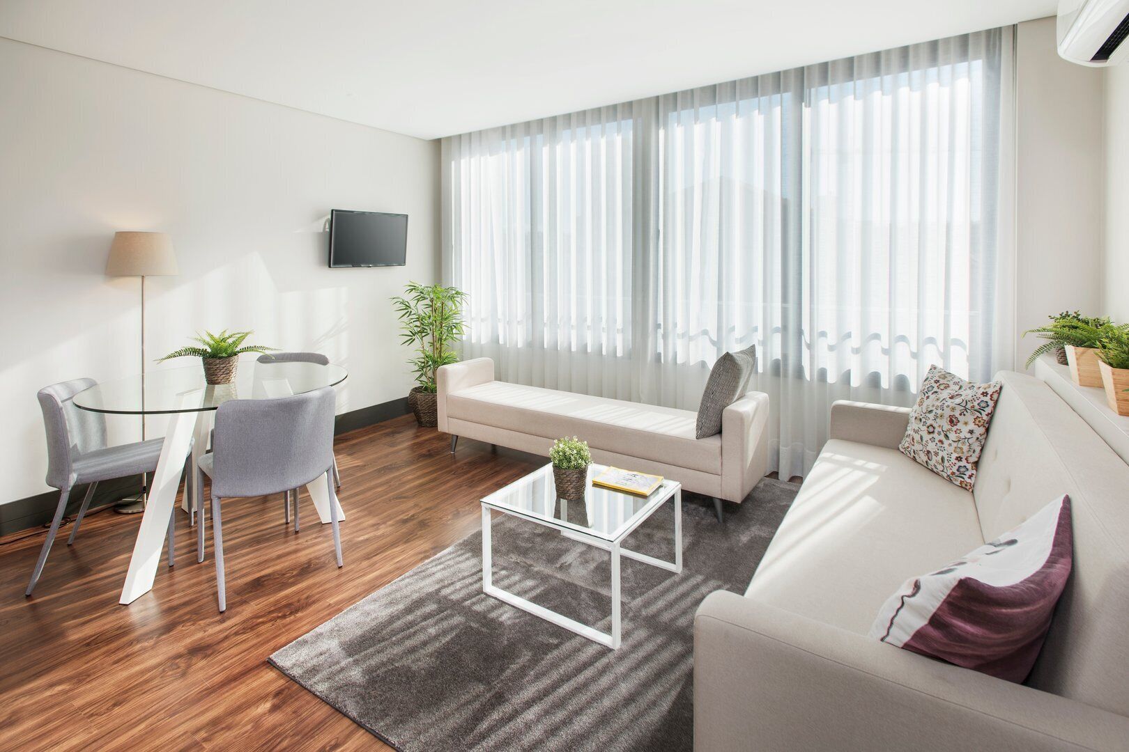 Lejlighed (One-Bedroom Apartment with Balcony) | Udendørsområde