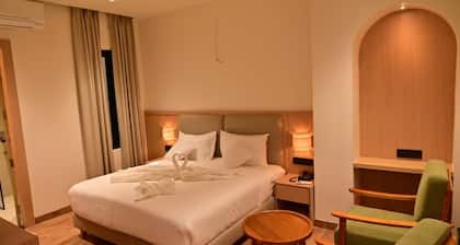 Skyden Hotel