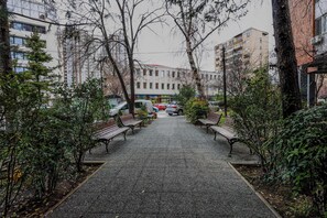 Property grounds - Offering city views  Urban Zen is located in the centre of Skopje. (Skopje)