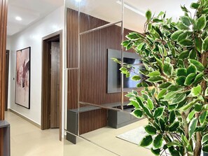 Apartamento económico, balcón, vistas a la ciudad | Interior