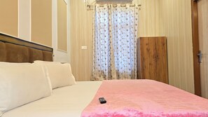 Luxury Double Room, Garden View | Desk, free WiFi - VINAYAK PALACE  (MATHURA)