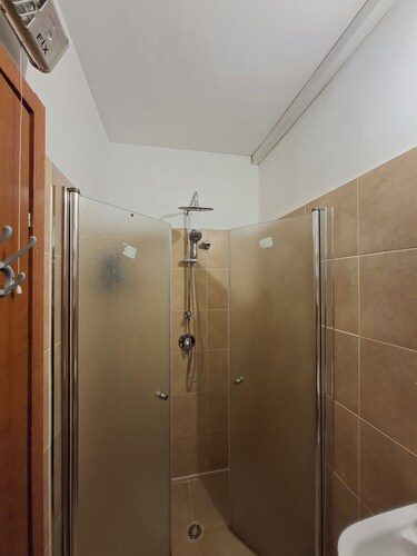 Cozy 1-bedroom studio near University & Soroka Hospital