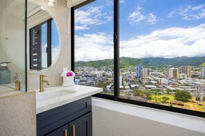 Interior - Just Renovated 23rd Floor Studio-Amazing Views! (Honolulu)