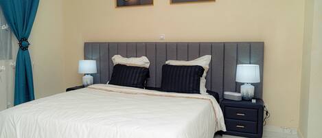 2 Schlafzimmer, Bügeleisen/Bügelbrett, WLAN, Bettwäsche