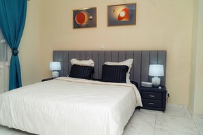 2 bedrooms, iron/ironing board, WiFi, bed sheets