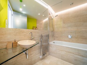 Hair dryer - Holesovice Luxury 130m apartment with free parking (Prague 7)