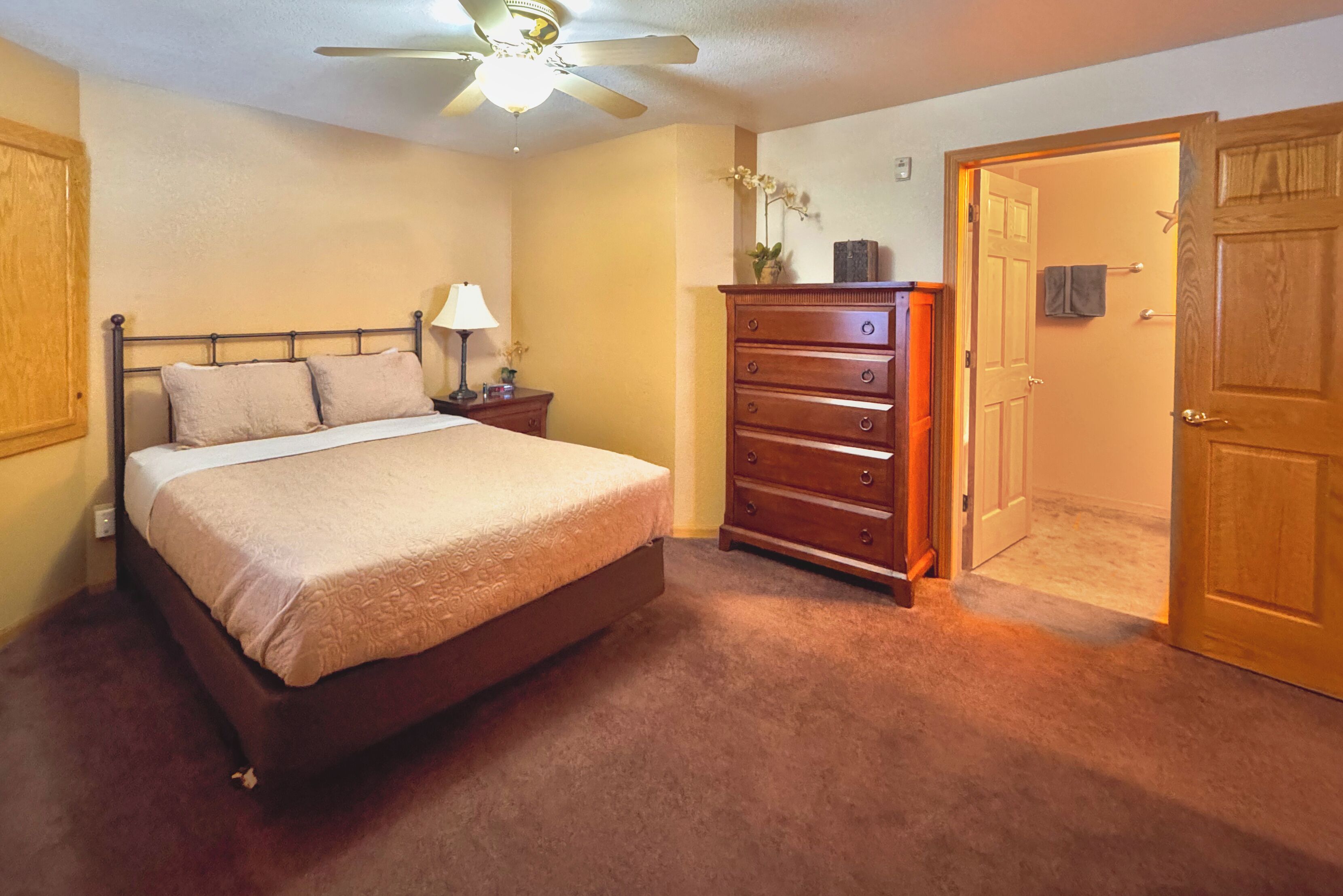 1 bedroom, iron/ironing board, WiFi (free), bed sheets