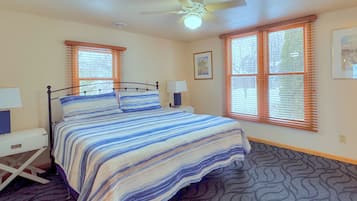 2 bedrooms, iron/ironing board, WiFi (free), bed sheets