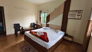 Classic Double Room, Balcony | Free WiFi - Hotel Dynasty Inn (Lataguri)