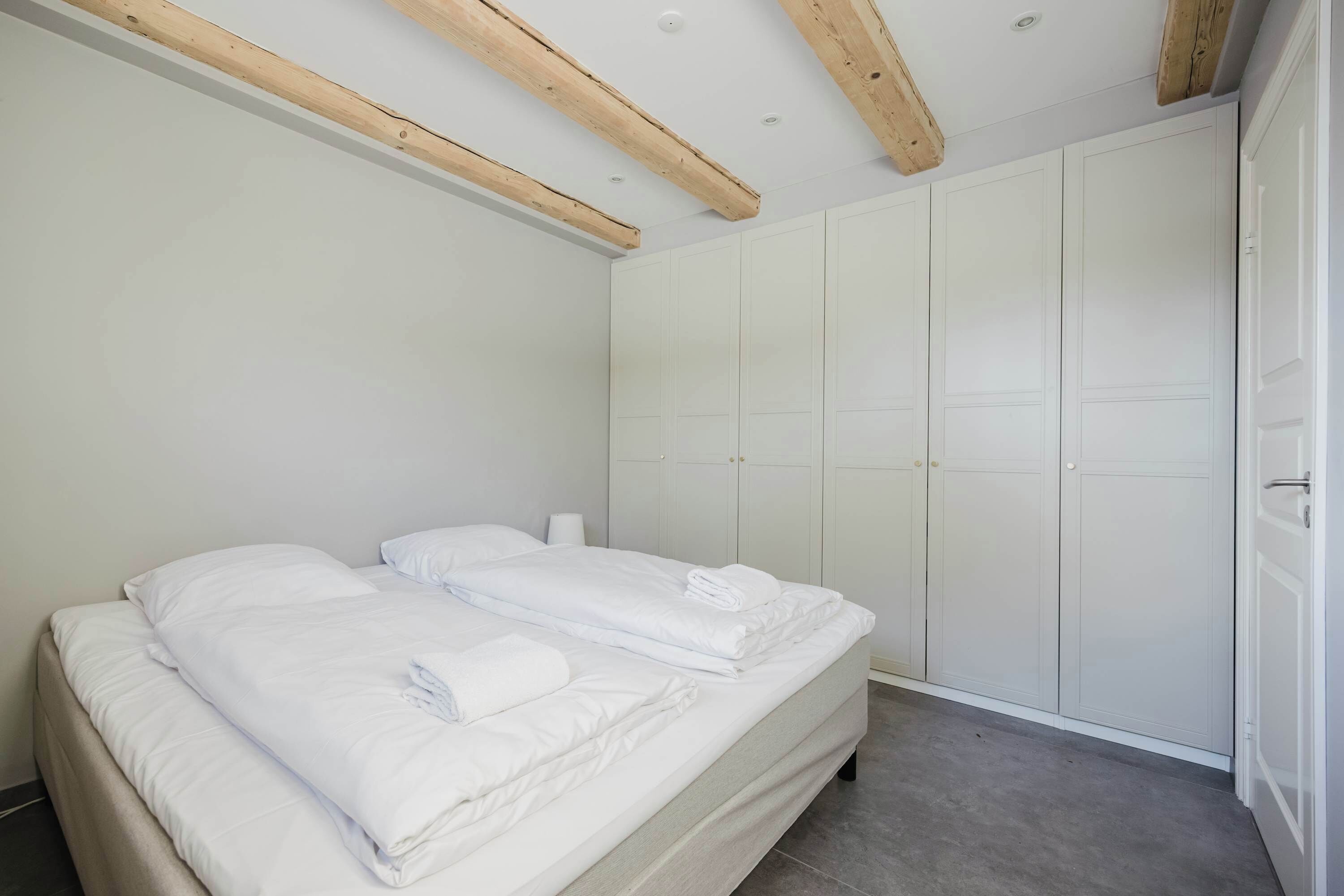 Strykjärn/strykbräda, wi-fi och sängkläder