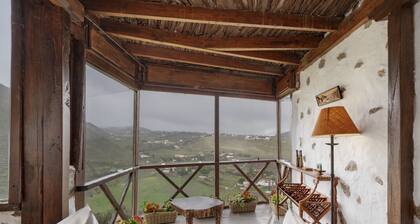 Casa Finca Mirador Bandama Valley with Private Terrace, Jacuzzi, Wi-Fi & Air Conditioning