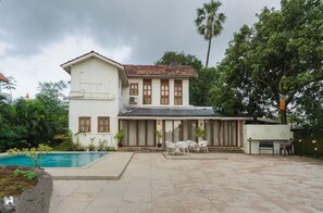Classic Villa, Garden View | Pool - The 9.Wada by Soumil's Stays (Talavali Tarf Khandala)