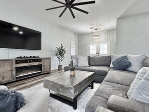 Smart-TV, peis og kontorer