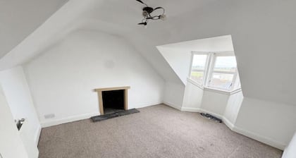 Spacious 4-Bedroom Lochmaben Home – Sleeps 10, Perfect for Families & Friends