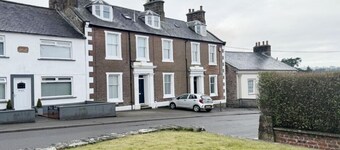 Spacious 4-Bedroom Lochmaben Home – Sleeps 10, Perfect for Families & Friends
