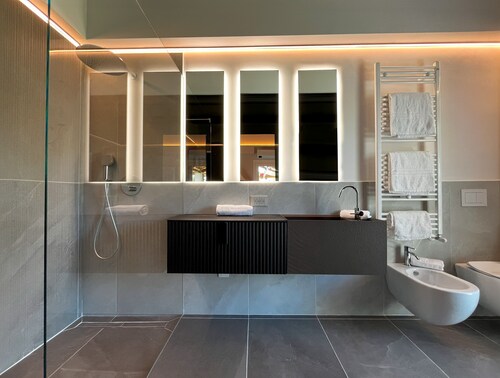 OLIVE SUITE