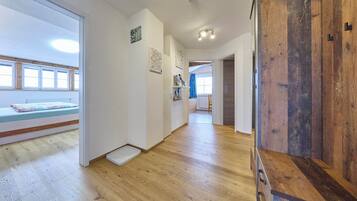 Comfort Apartment, 2 Bedrooms, Pets Allowed, Mountain View