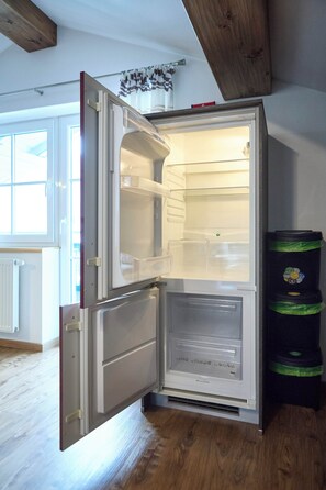 Comfort-Apartment, 2 Schlafzimmer, Haustiere gestattet, Bergblick | Eigene Küche | Wasserkocher mit Kaffee-/Teezubehör, Wasserkocher, Toaster