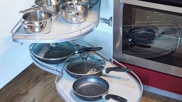 Comfort Apartment, 2 Bedrooms, Pets Allowed, Mountain View | Private kitchen