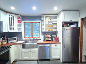 Microwave, oven, stovetop, dishwasher - Pines Vignette • Modern 3BR Home in Windham (Windham)