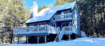 Pines Vignette • Modern 3BR Home in Windham